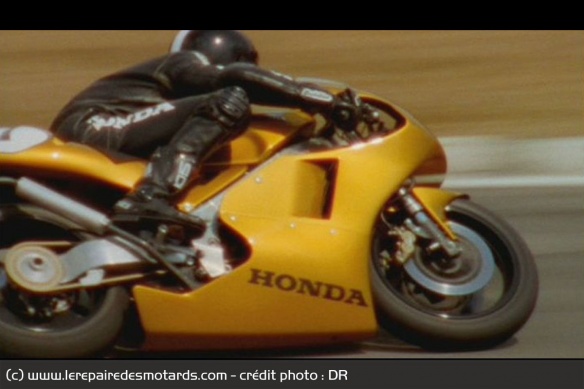 Bud Clay sur sa Honda RS250