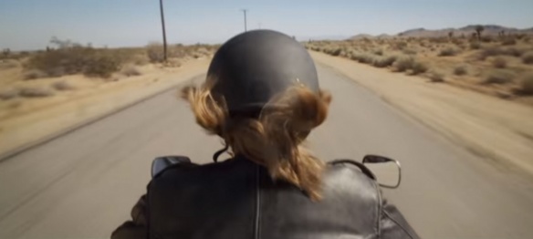 Captain Marvel en Harley-Davidson
