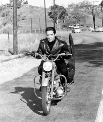 Film moto : l'homme à tout faire