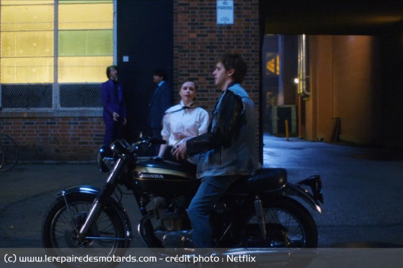 Jimmy cherche Christy avec sa Honda CB450