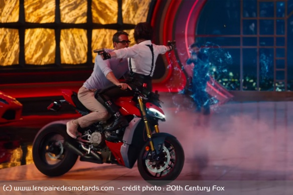 La Streetfighter V4 S n'est pas forcément la moto la plus adaptée au duo