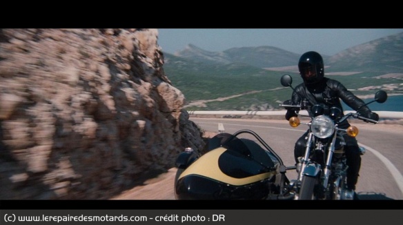 L'homme au sidecar Kawasaki Z900 explosif L'homme au sidecar Kawasaki Z900 explosif