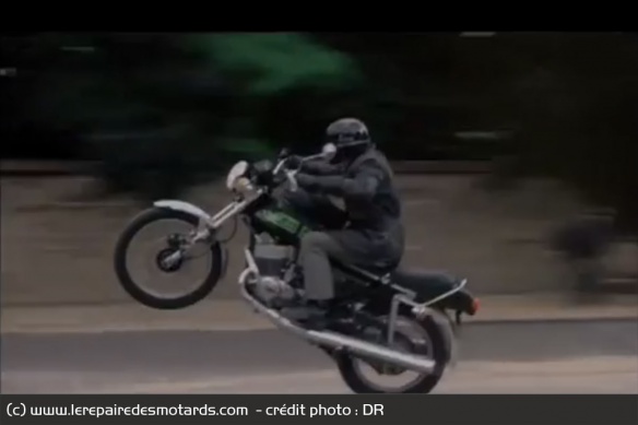 Le Gitan s'échappe sur sa Kawasaki H2B