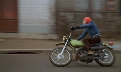 Film moto : Le Grand Bazar