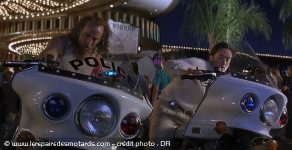 Nicolas Cage et John Cusack sur les KX 1000 de la police