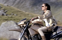 Film moto : Lara Croft, Tomb Raider le berceau de la vie