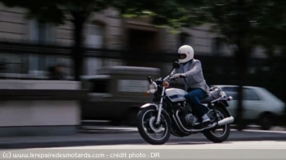 Choucas sur sa Kawasaki Z750