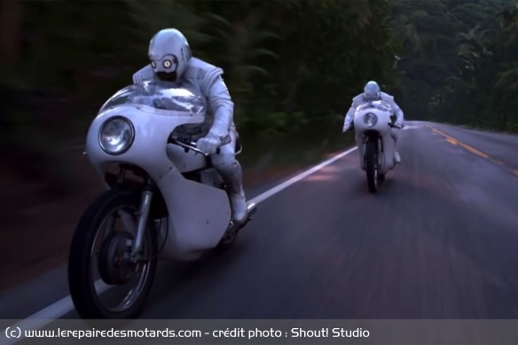 Les androïdes en Yamaha RD250 