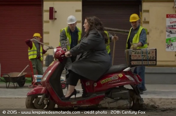 Melissa McCarty en pleine course poursuite