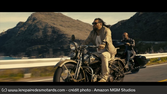 Harley d'hier et d'aujourd'hui pour les demi-frères en virée à Hawaï Harley d'hier et d'aujourd'hui pour les demi-frères en virée à Hawaï