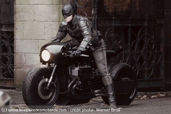 Batman et sa batmoto