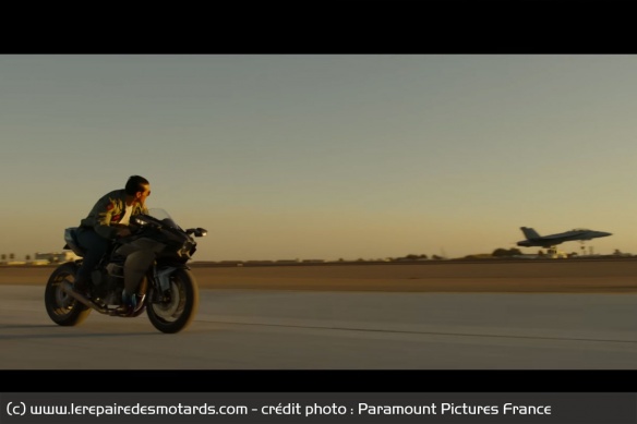 Trois décennies plus tard, Maverick roule toujours en Kawasaki Ninja, mais avec quelques chevaux de plus