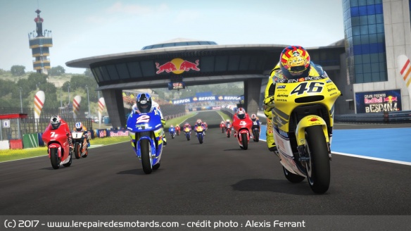 C'est avec plaisir que l'on retrouve de nombreuses légendes du MotoGP pour les courses uniques