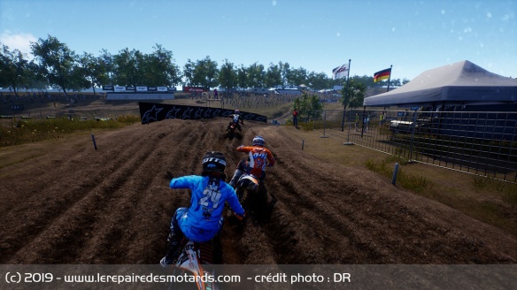 On retrouve tous les pilotes et teams officiels du MXGP