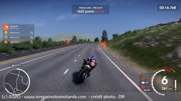 La zone de défi propose divers challenges permettant de débloquer du contenu pour ses motos