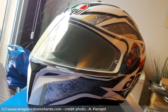 La lentille Pinlock installée sur un casque AGV K3-SV La lentille Pinlock installée sur un casque AGV K3-SV