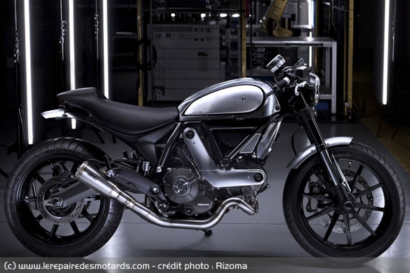 Une Ducati Scrambler relookée par Rizoma