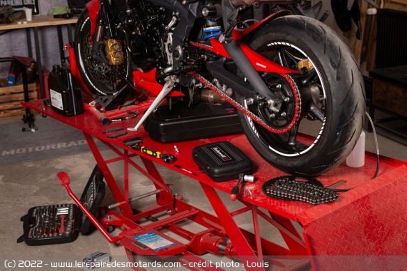 La marque propose également de quoi meubler son garage La marque propose également de quoi meubler son garage
