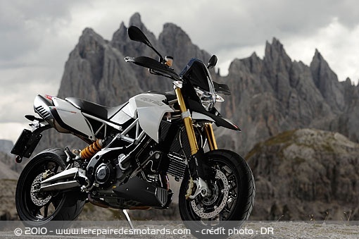 Aprilia Dorsoduro 1200 2011