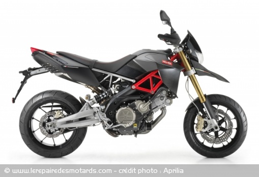 Aprilia Dorsoduro 750 Factory