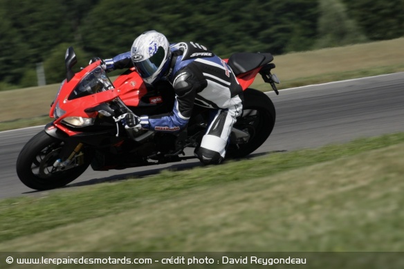 Génération Aprilia RSV, la RSV4 sur circuit