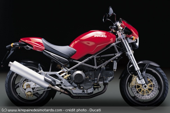 Le Monster 900 S à injection de 2000 Le Monster 900 S à injection de 2000