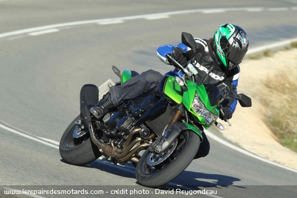 Génération Z 750 & Z 800, la 750R en action