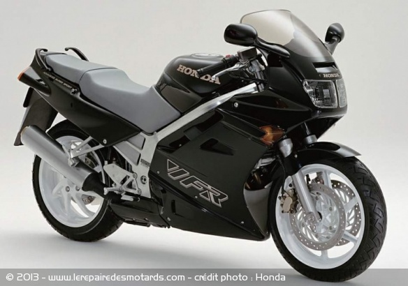 Honda VFR 750 millésime 1992