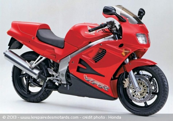 Honda VFR 750 millésime 1995