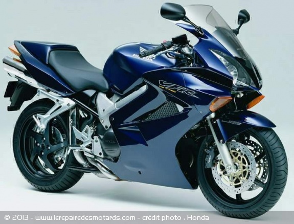 Honda VFR 800 millésime 2002