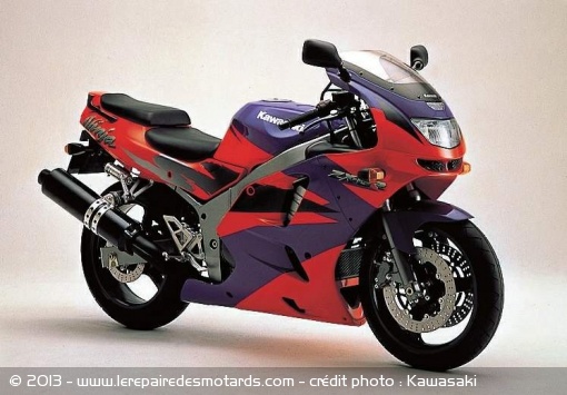 Kawasaki ZX-9R millésime 1995