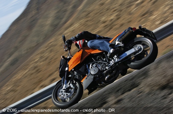 Généalogie : KTM Superduke de 990 de 2005