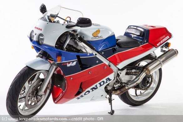 Le Top 10 des motos à avoir dans une collection : Honda RC 30