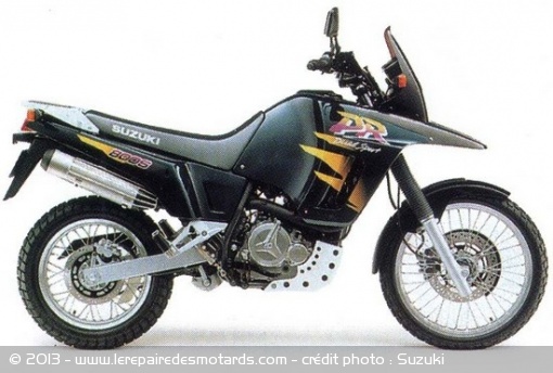 Suzuki V-Strom DR 800S millésime 1997