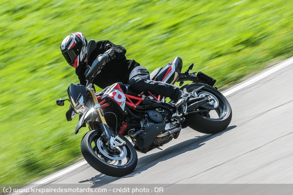 Aprilia Dorsoduro 900