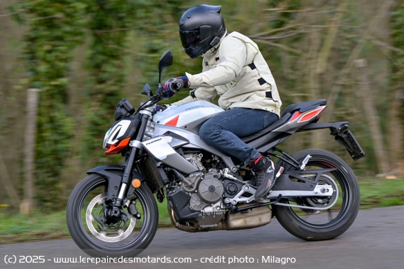Aprilia Tuono 457