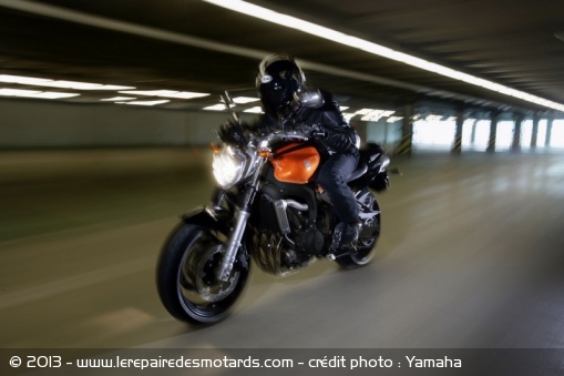 Yamaha Fazer 600 millésime 2006