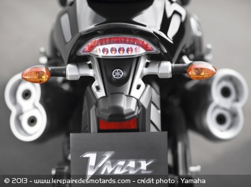 Yamaha V-Max 2009 : vue feu arrière