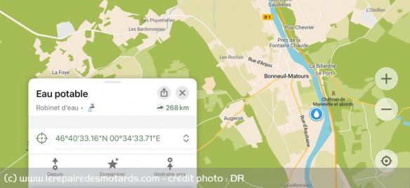 L'application CoMaps répertorie entre autres les points d'eau potable et peut vous y mener en établissant différents types d'itinéraires (en voiture, à pied, etc.)