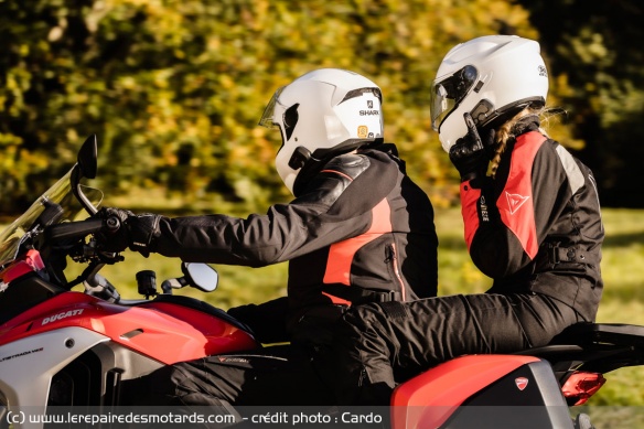 Comment bien choisir son intercom moto entre pilote et passager