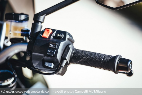 Modes de conduites, traction control... l'accélérateur électronique permet l'utilisation de nombreuses assisantes Modes de conduites, traction control... l'accélérateur électronique permet l'utilisation de nombreuses assisantes
