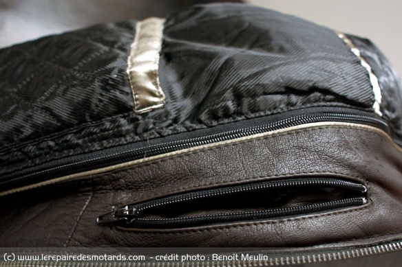 Essai : blouson cuir Ixon Motors, poche interieure etanche