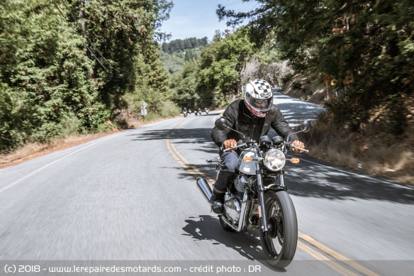 Essai du All One Heritage sur la Royal Enfield Continental GT