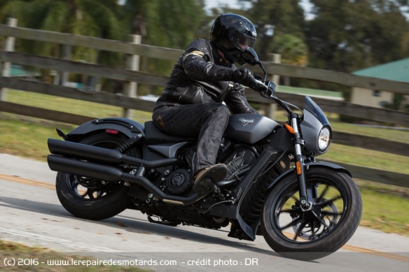 Essai : blouson cuir Ixon Motors, action Victory Octane
