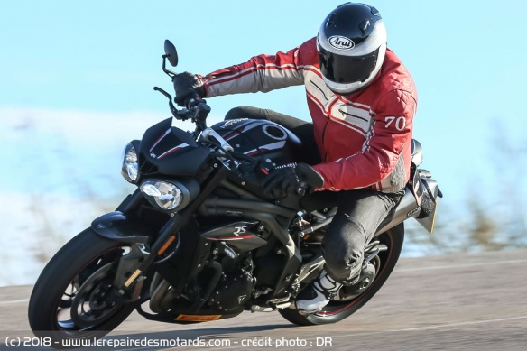 Essai du Segura Jones sur la Speed Triple RS