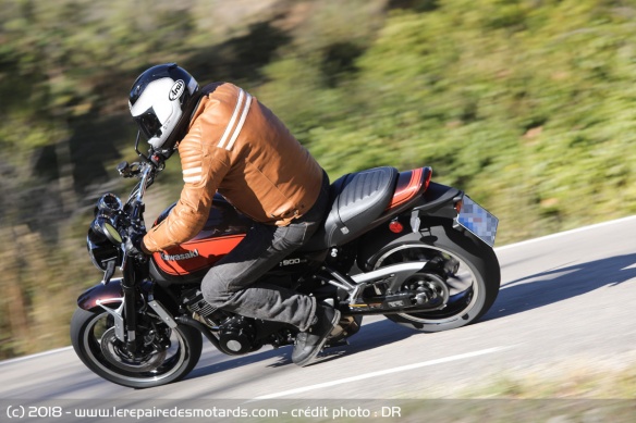 Essai du Segura Stripe sur la Kawasaki Z900RS