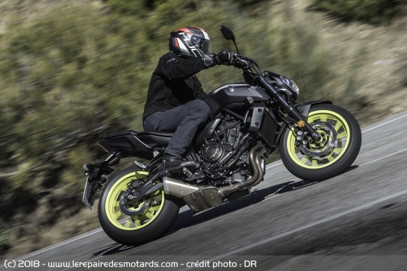Essai du Vanucci Nubuck avec la Yamaha MT-07
