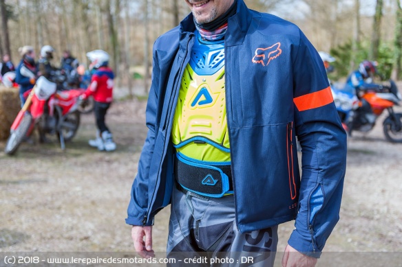 La protection se fait discrète sous un blouson
