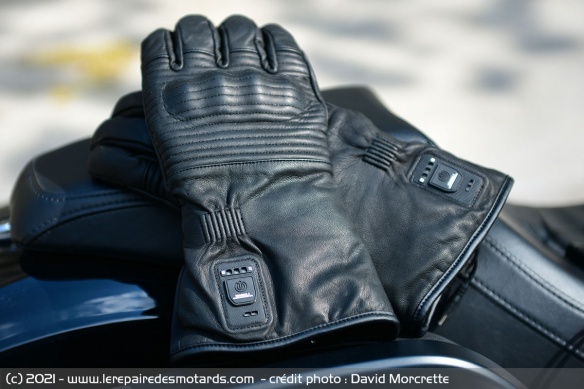 Coque de protections des phalanges en Ergoflex cachée sous le cuir.