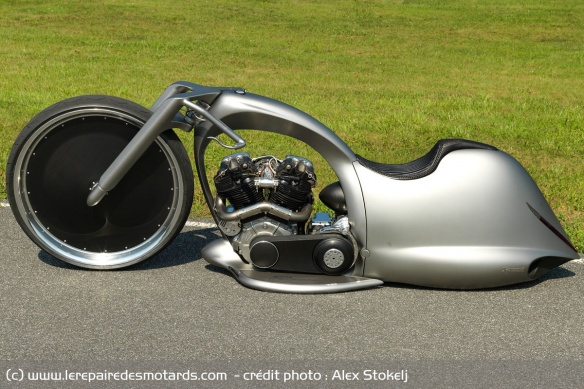Akrapovic Full Moon Concept